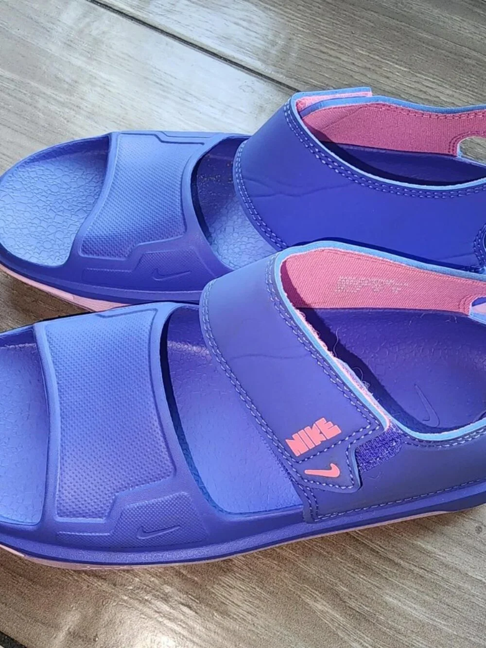 Nike Women's Blue and Pink Sandals